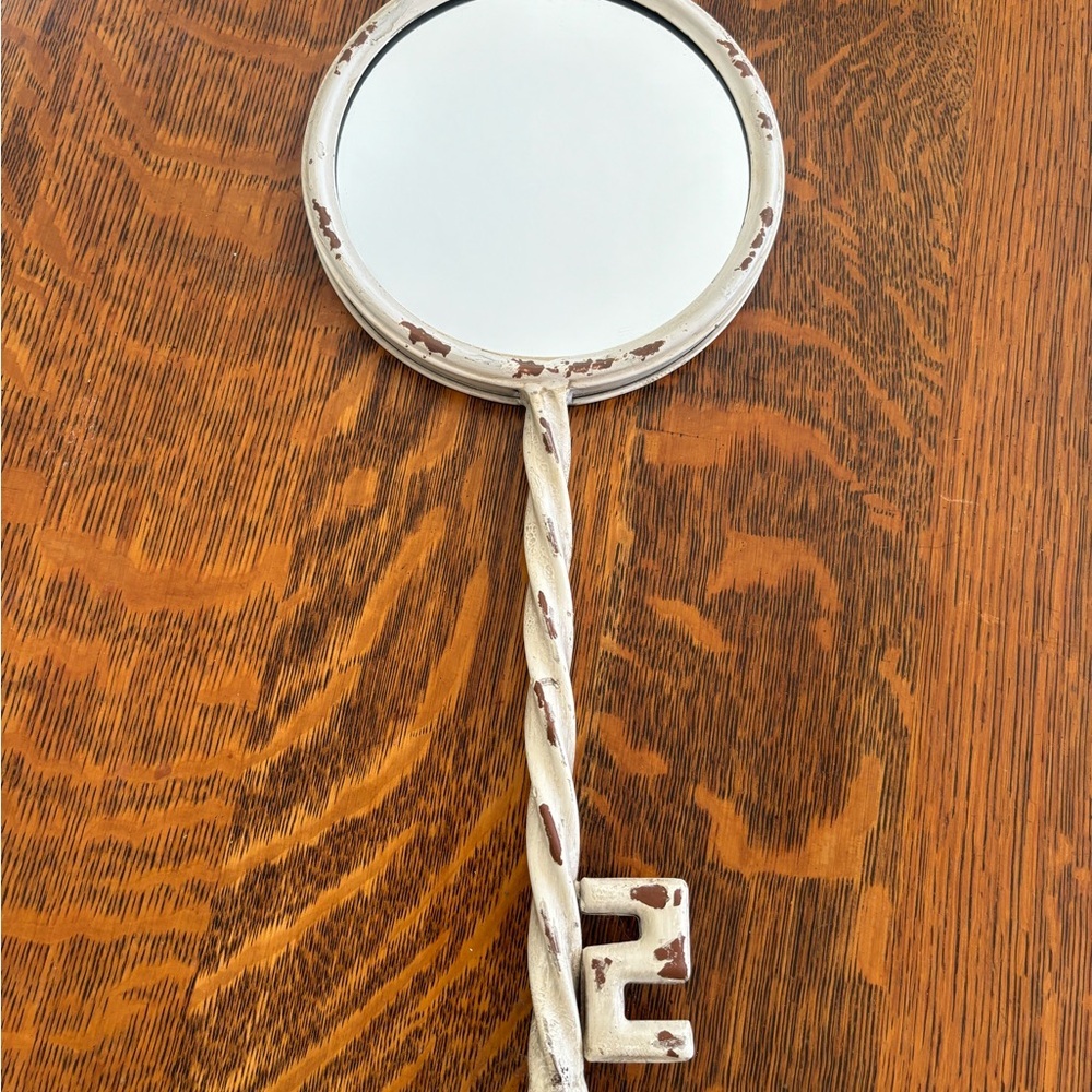 Vintage-Style Cream Key Wall Mirror